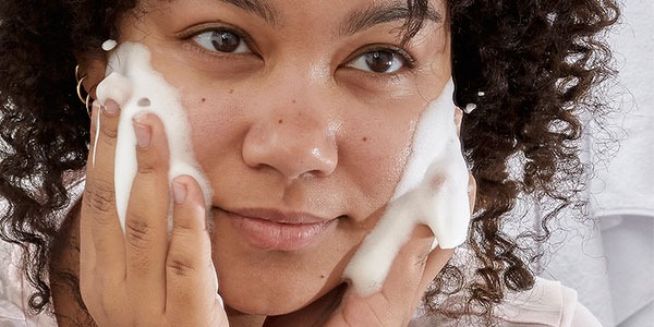 Limpieza facial: ¿Cómo limpiar la piel de tu rostro adecuadamente?